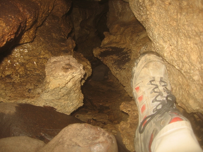 porillium cave in ontario canada.
