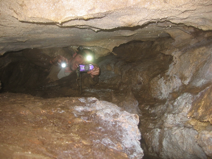 chicken crawl cave