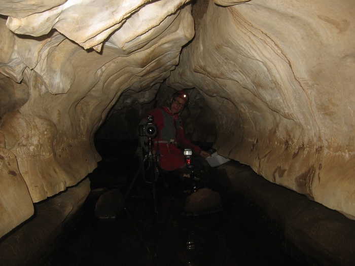 dewdneys cave ontario