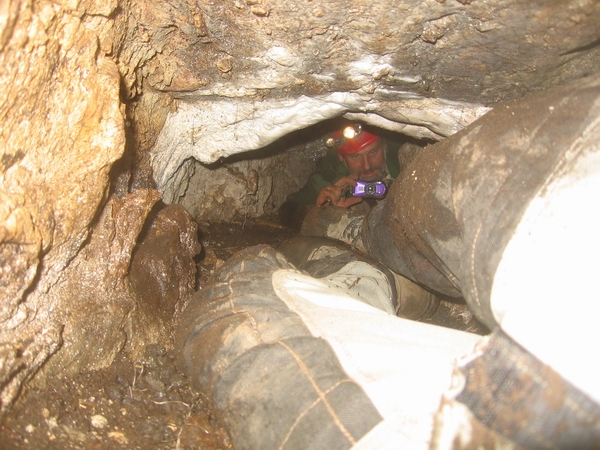 twin trickle cave ontario